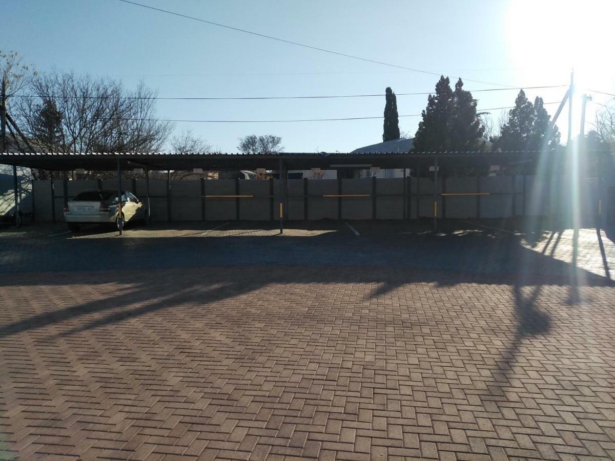 On Hill Lodge Блоемфонтейн Екстериор снимка