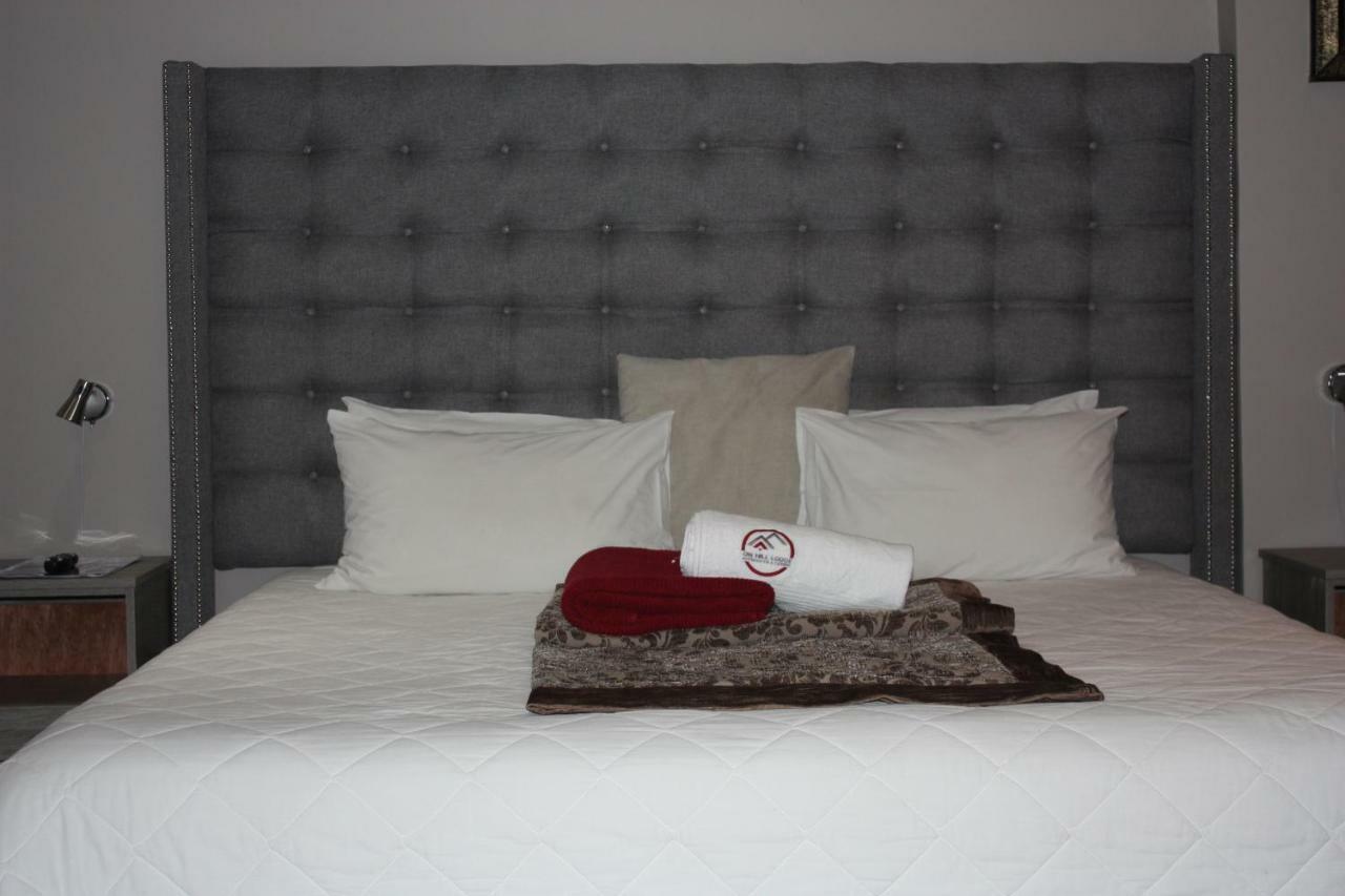 On Hill Lodge Блоемфонтейн Екстериор снимка
