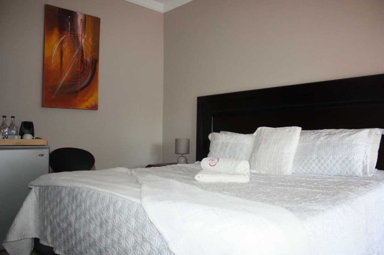 On Hill Lodge Блоемфонтейн Екстериор снимка